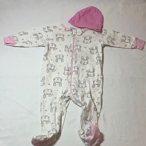 Gerber - Pink and White Bunny Print Footie Sleeper for babies w/ hat - Picture 1 of 4